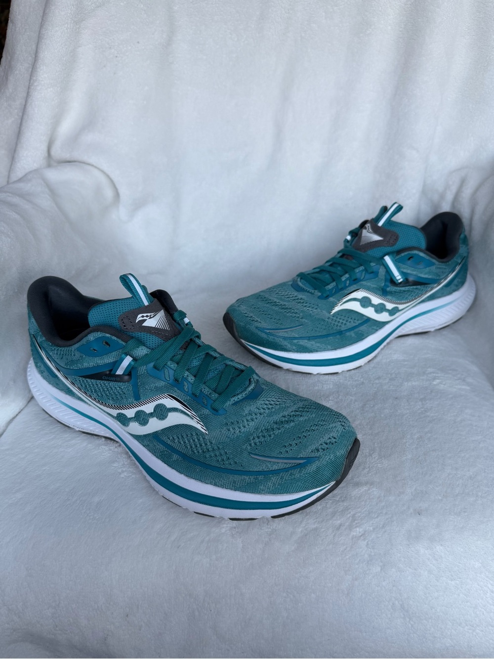 Size 10.5 Saucony Womens Guide 16 Blue Running Sneakers Shoes EUC